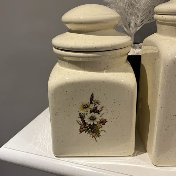 Vintage 1980’s ceramic kitchen canisters  - set of 3. - Picture 3 of 5